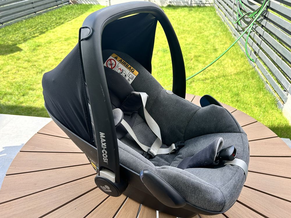 Carucior Joie Chrome 2 in 1 + cadou scoica Maxi Cosi Pebble