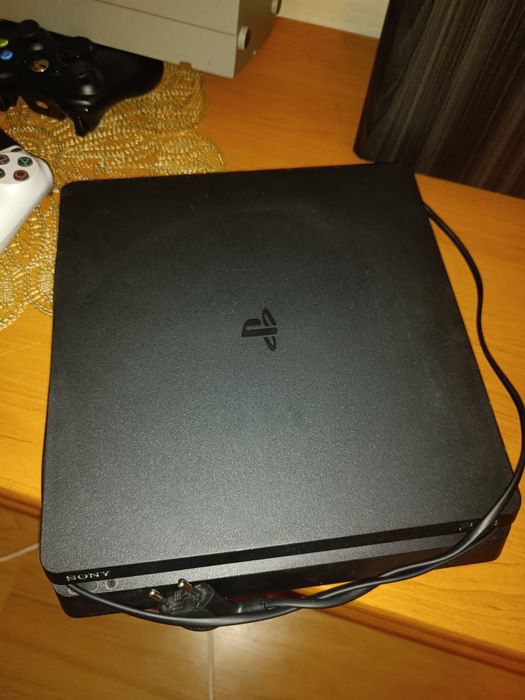 Playstation 4Slim