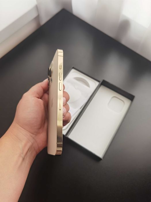 Vând iPhone 13 pro gold
