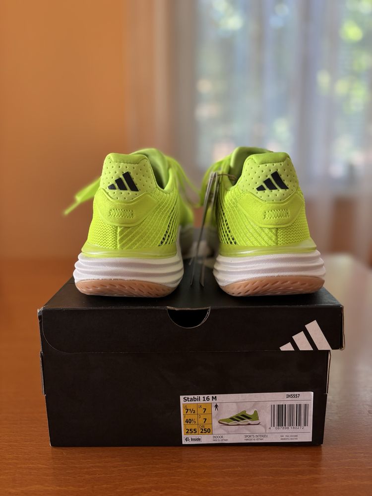 Adidas Stabil 16