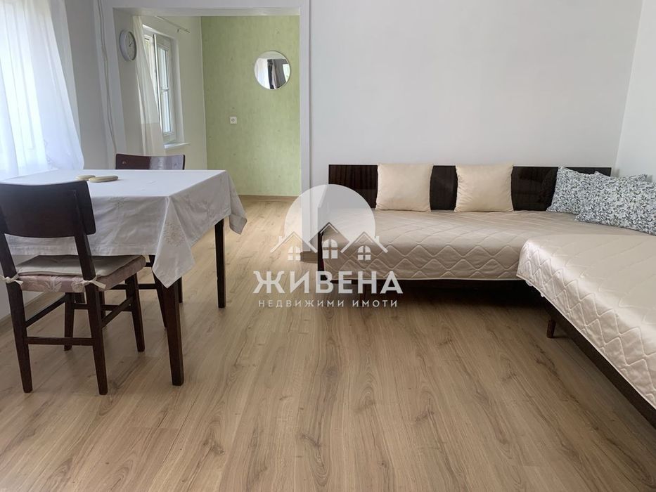Продава къща с голям двор в с.Дъбравино, обл. Варна