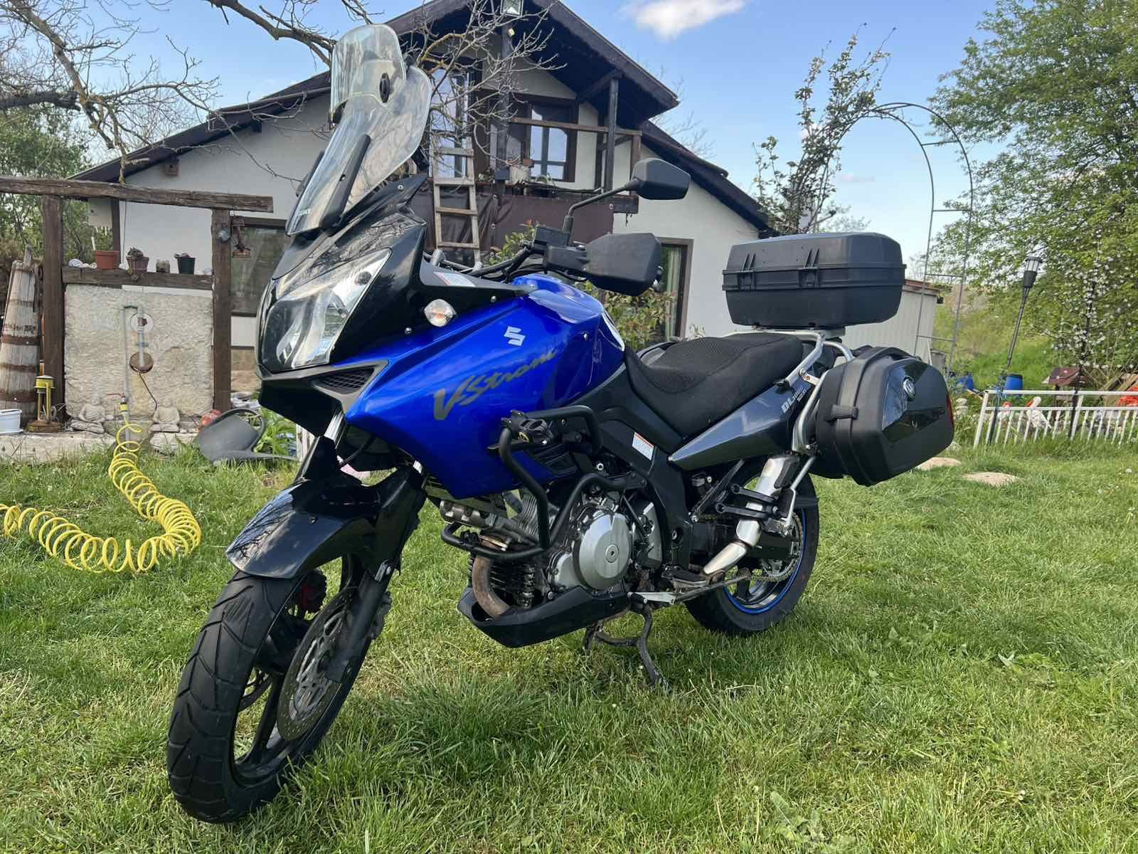 Suzuki V-Stron 1000