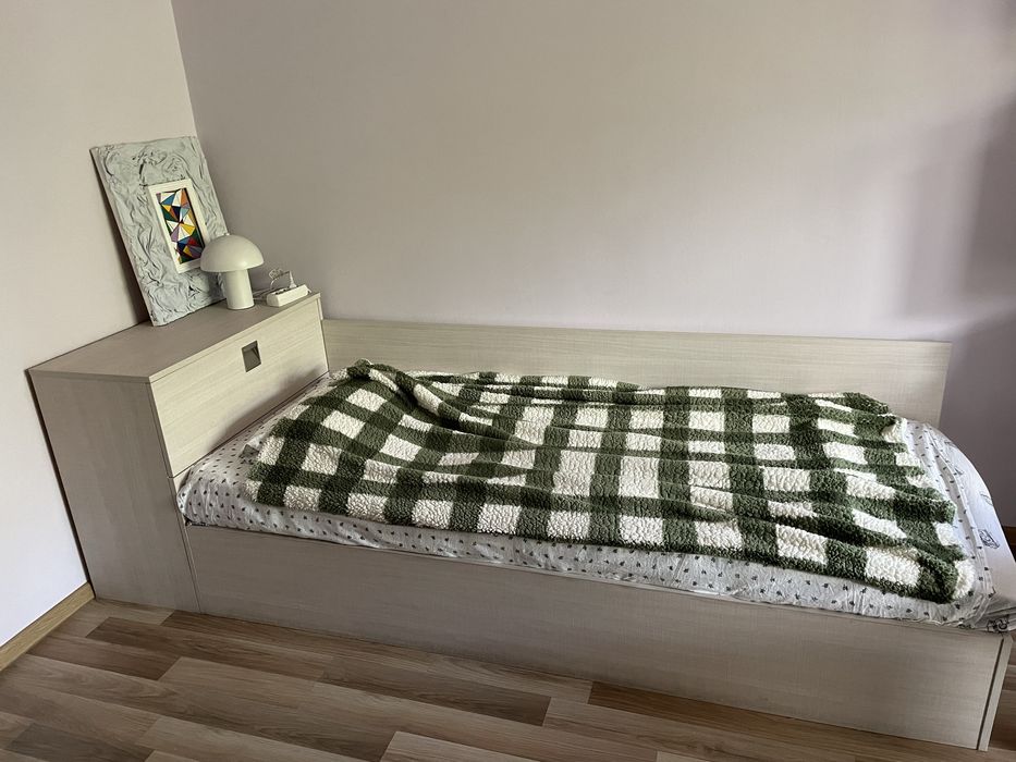 Единично легло с подматрачна рамка и ракла