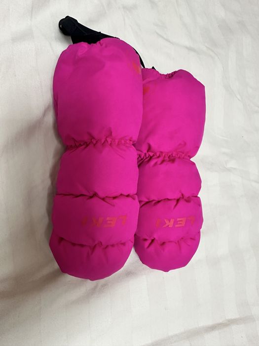 Costum / schiuri / clapari / casca / manusi