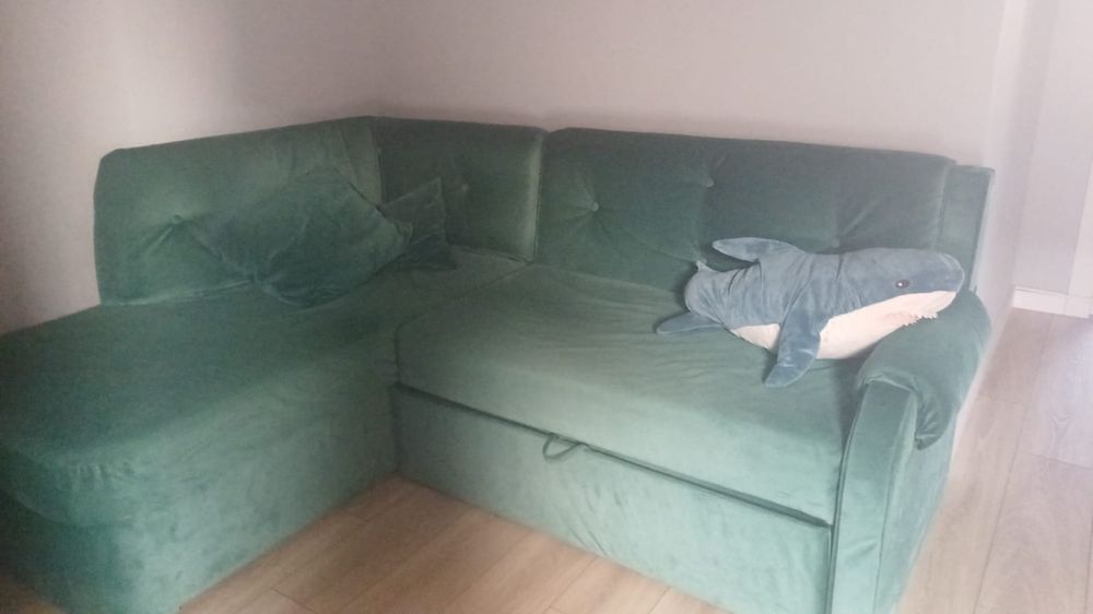 Продаёться угловой диван