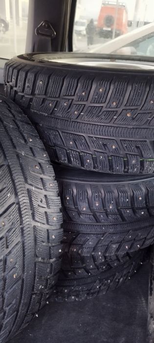 Продам зимние шины 215/60/16