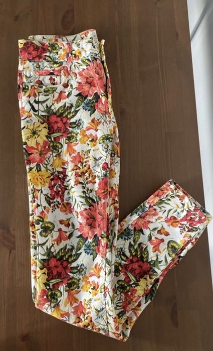 Blugi Zara florali albi multicolor