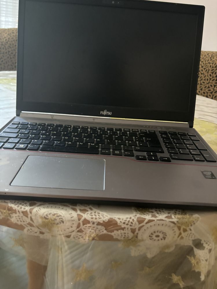 Лаптоп Fujitsu..