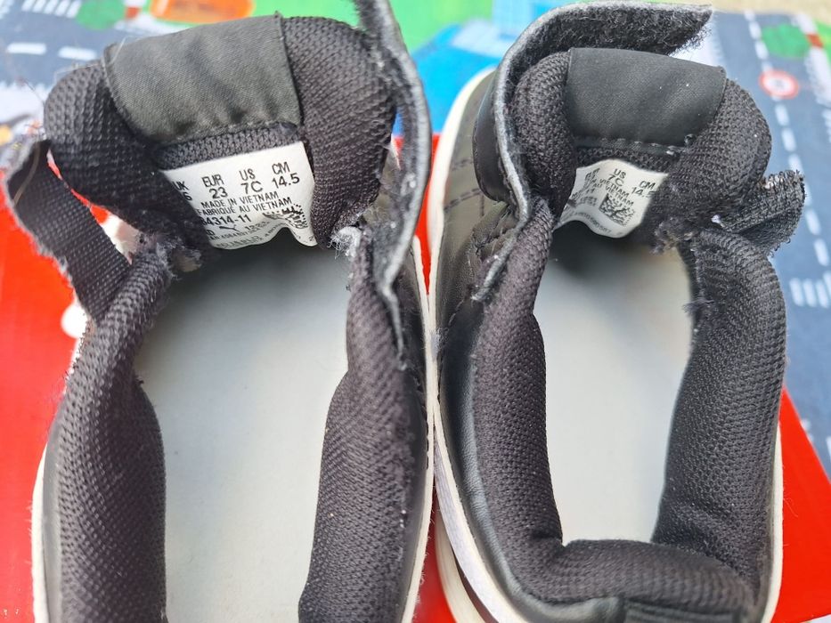 Adidasi Puma marimea 23