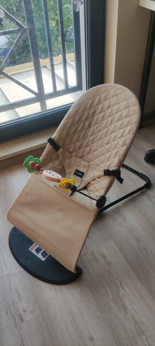 Бебешки шезлонг Love Baby копие на Baby Bjorn