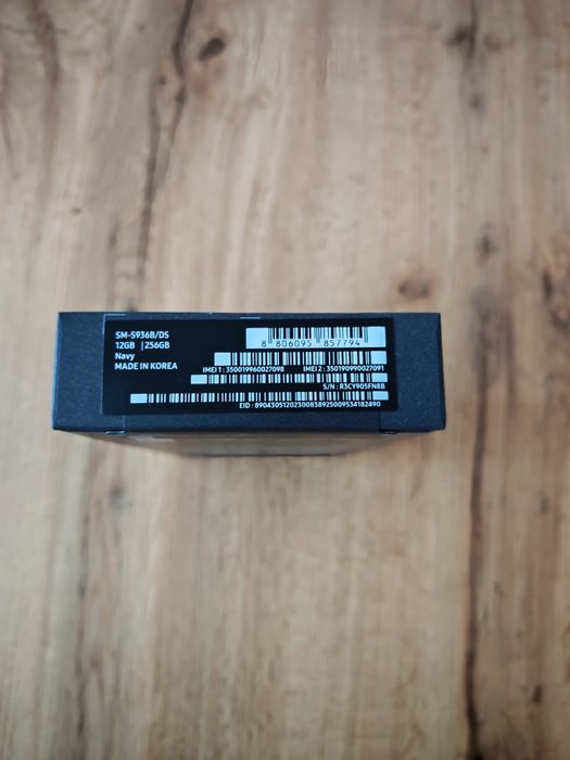 Vand Samsung S25+ plus  256 GB , culoare Navy, nou