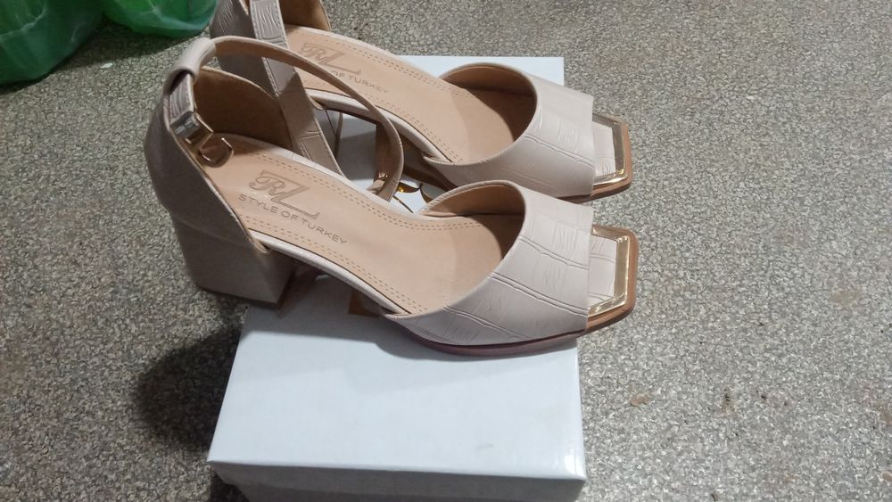 Туфли 37 размер.