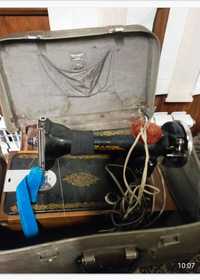 Швейная машинка ручная рабочая в футляре