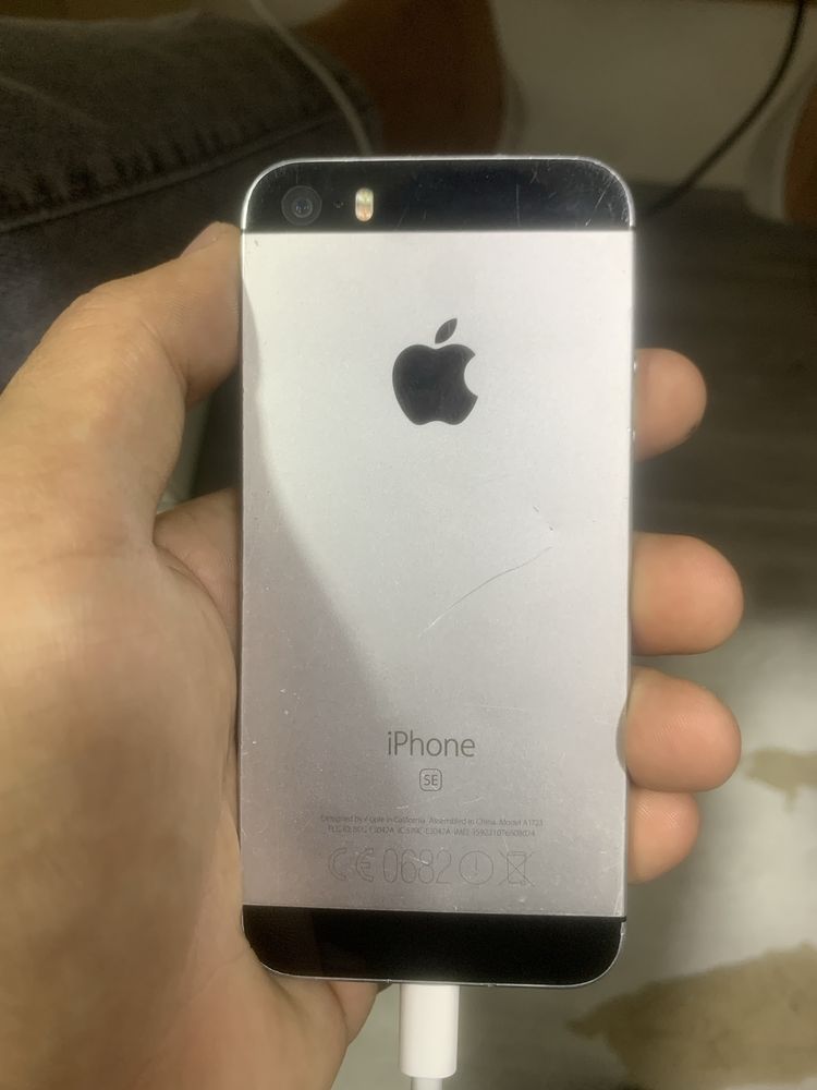 Iphone 5 se  Pamiti 16 yomksti 100