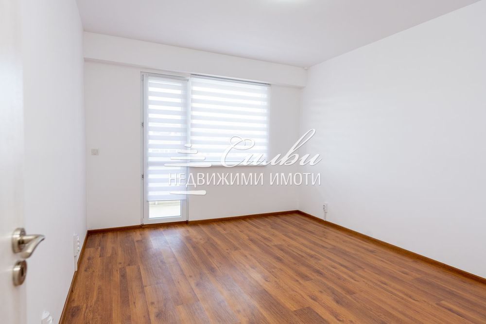 Продава се Двустаен апартамент в Шумен, Тракия - 76 кв.м за 1262 €/кв.м - Снимка #5