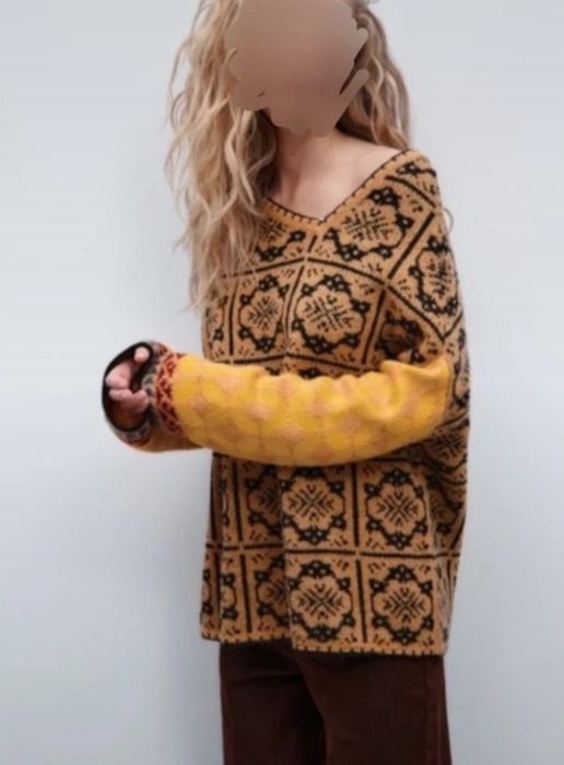 Pulover cu guler asimetric, zara