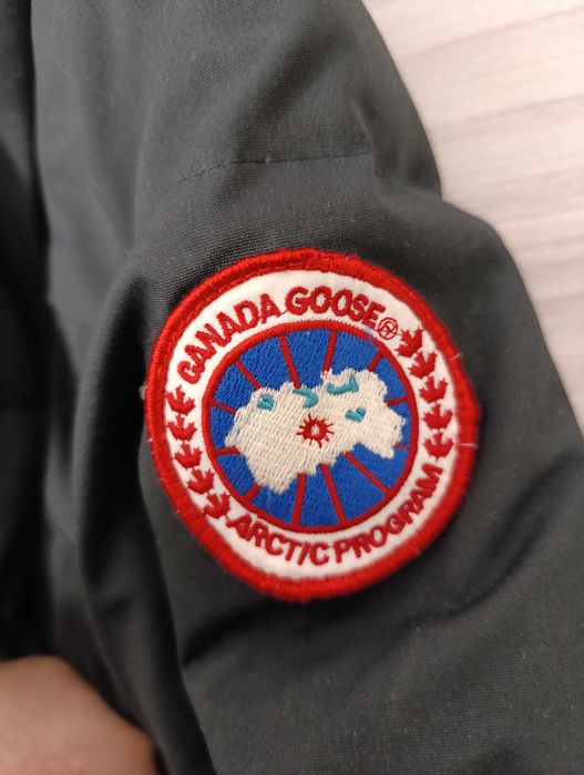 ''Canada Goose''оригинална дамска пухена парка Л размер