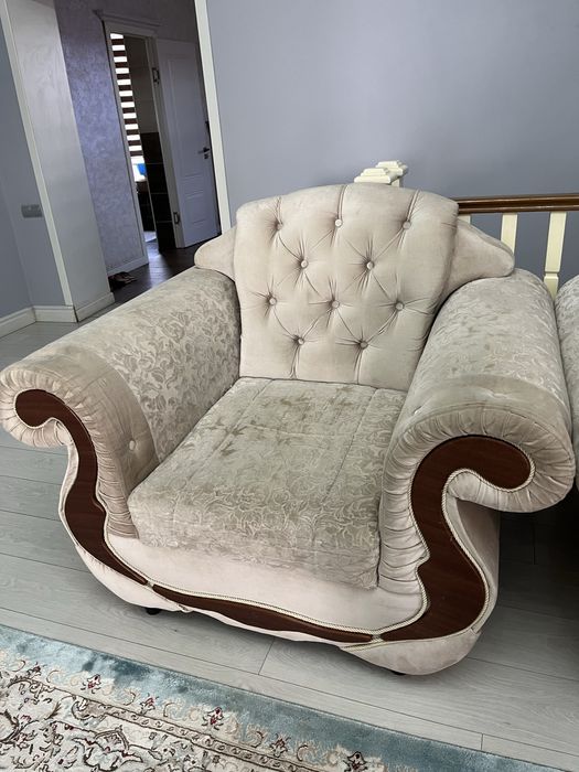Диван с креслой