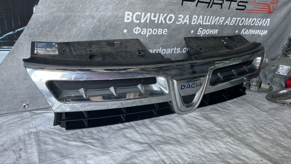 2 броя Предна решетка Dacia Duster 2012-