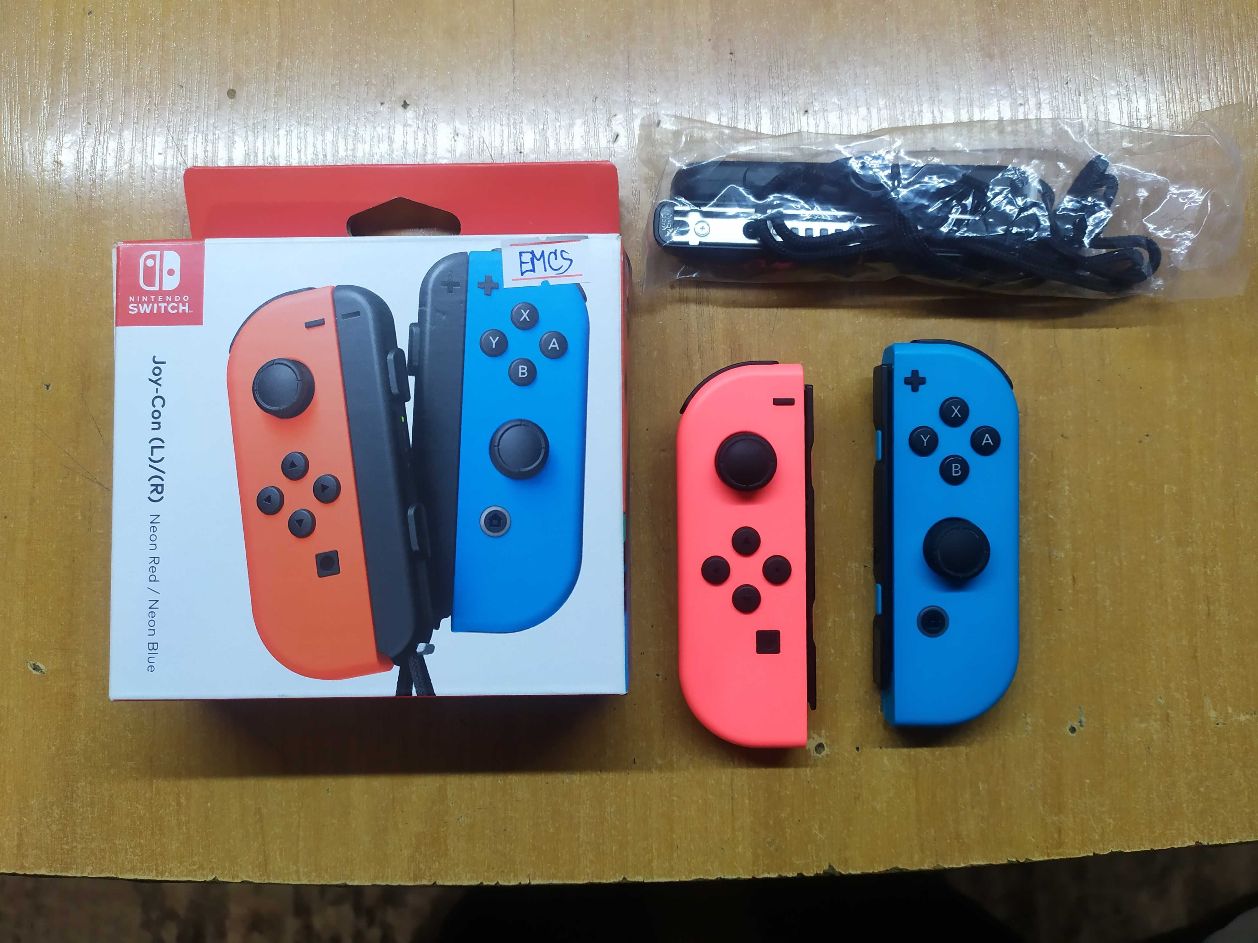 Nintendo Switch Joy Con (Neon red/blue)