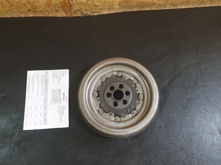 Volanta cu masa dubla DSG VW Passat B6 B7 CC Golf 5 6 Turan Tiguan A3