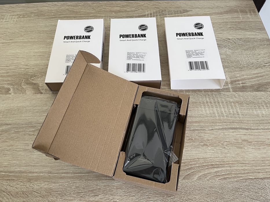 Baterie externa JONKUU, 30000mAh, 4USB/USB-C/Lightening