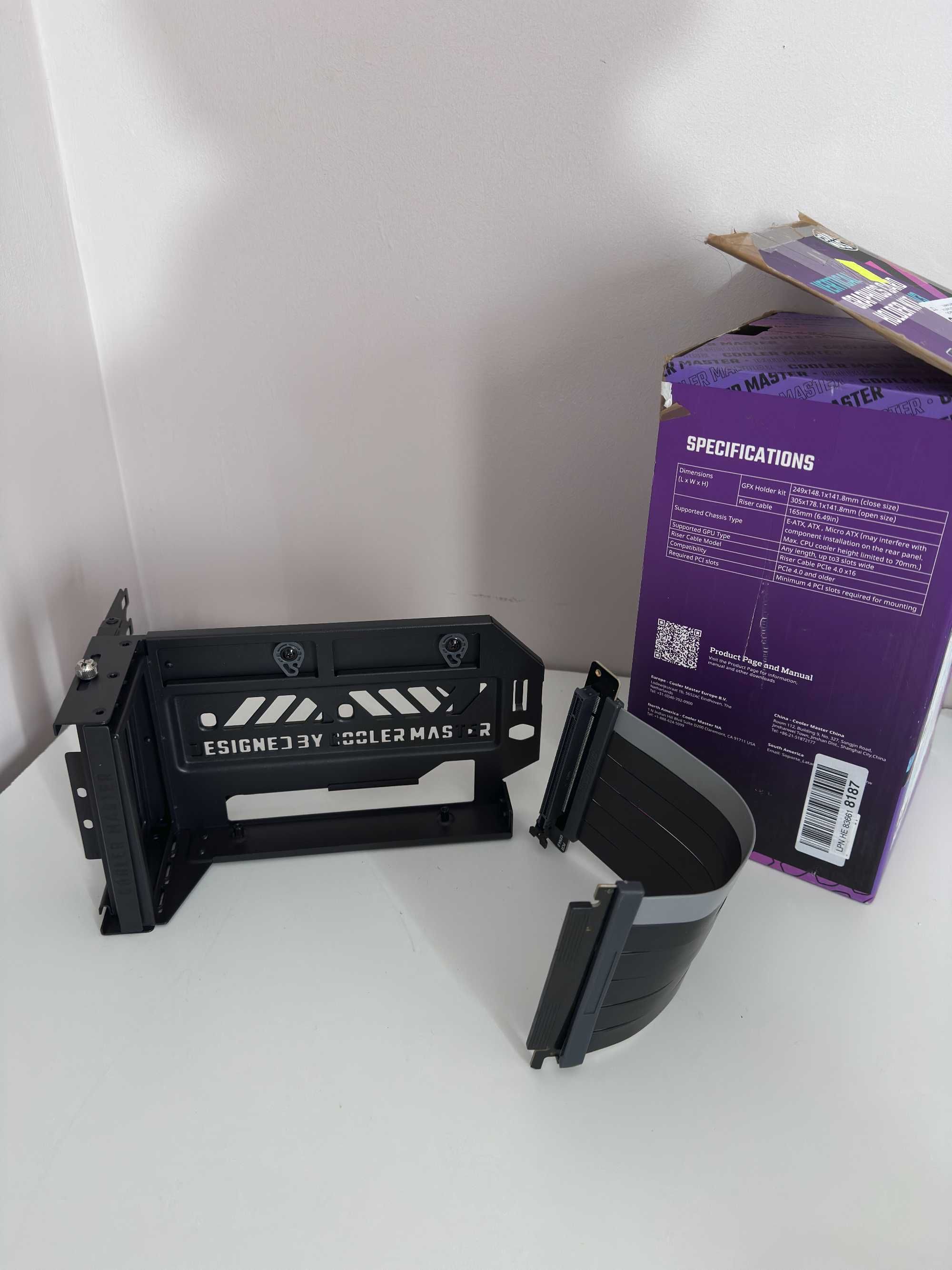 Kit de montaj vertical al placii video Cooler Master GPU holder