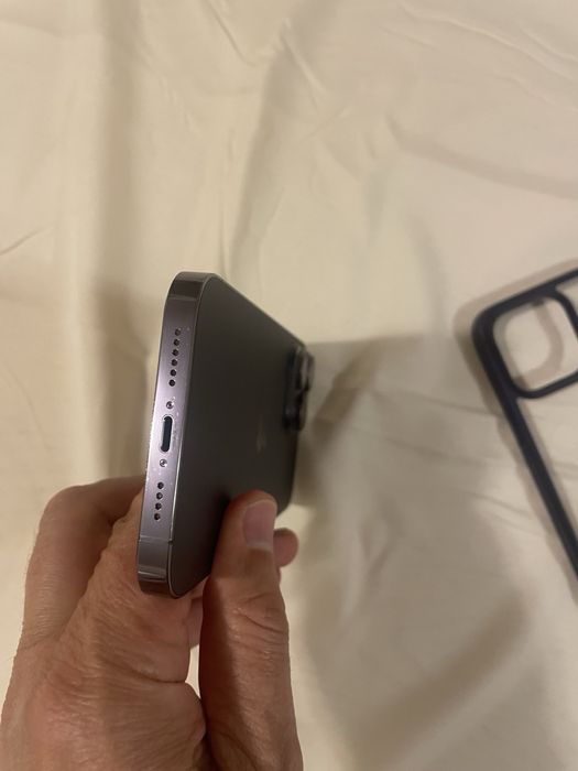 Продавам отличен Iphone 14 pro max 256gb цвят Deep purple