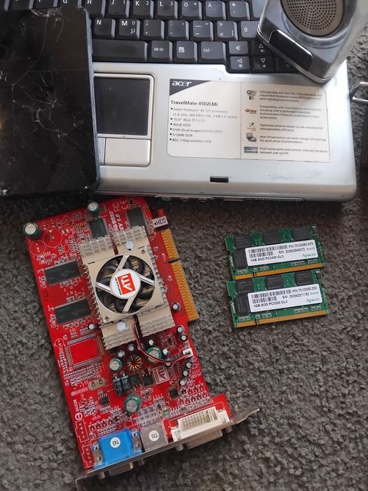 Piese leptopuri si telefone