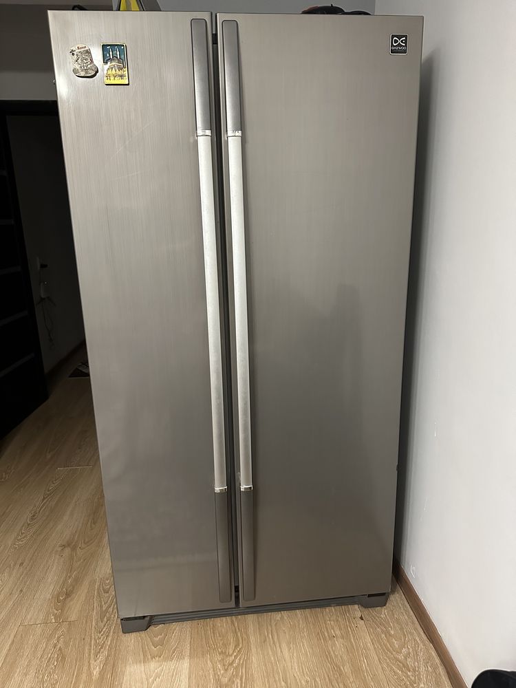 Холодильник двухкамерный / двухдверный Daewoo