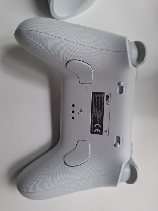 Игровой контроллер 8BitDo Ultimate 2 Wireless Controller белый