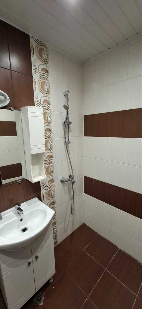 Продава се Двустаен апартамент в Варна, Център - 87 кв.м за 2299 €/кв.м - Снимка #4