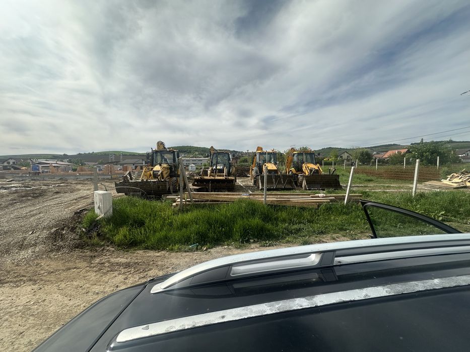 Inchiriem buldoexcavator