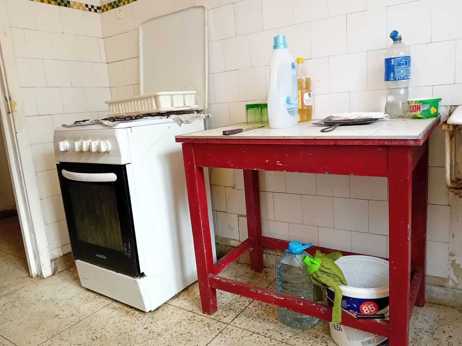 Mobilă veche, electroasnice GRATUIT