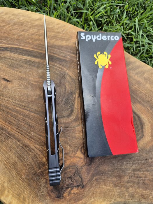 Сгъваем нож Spyderco Nirvana C199