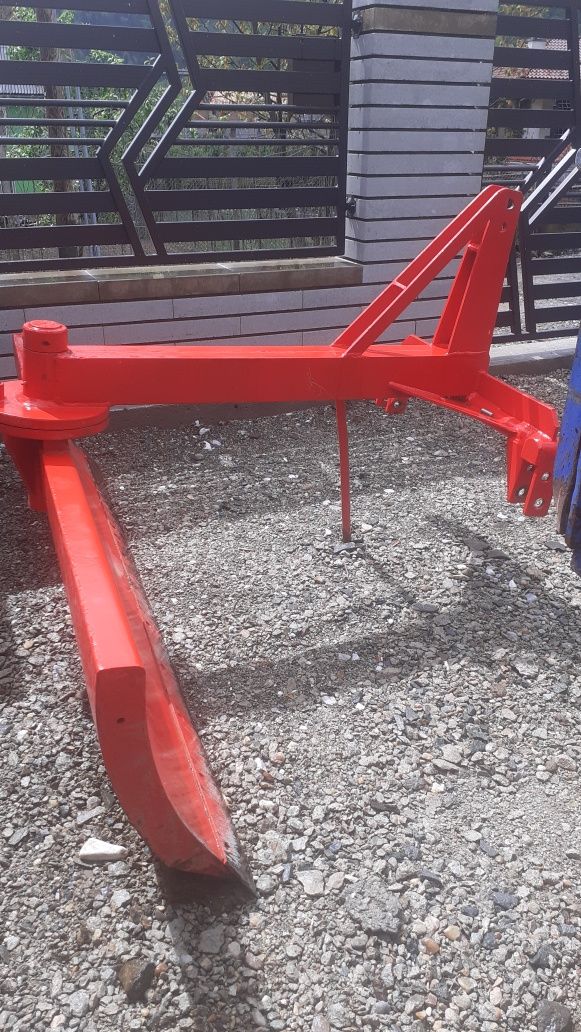 Vînd lamă pentru tractor