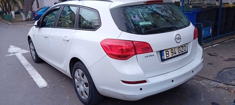 Opel astra j 2011  1.6+gpl