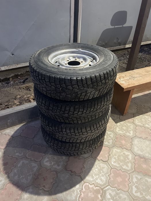 Продам шины зимнее
