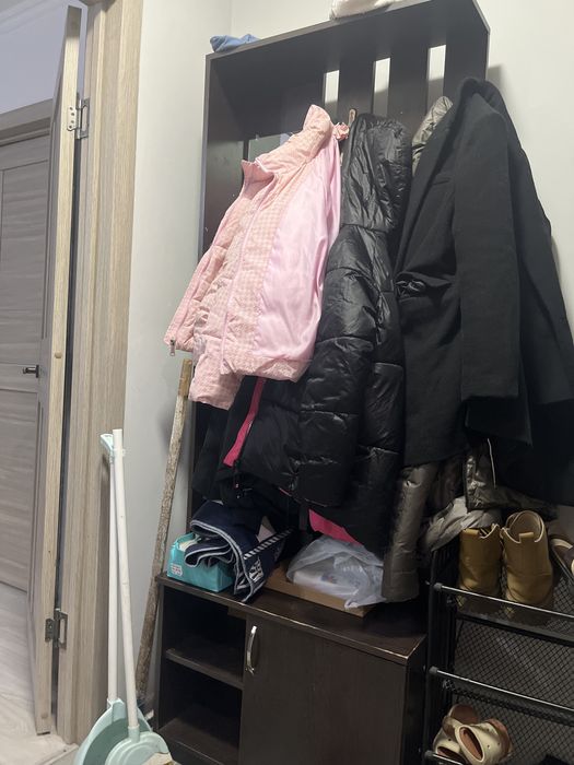 Продам прихожий шкаф