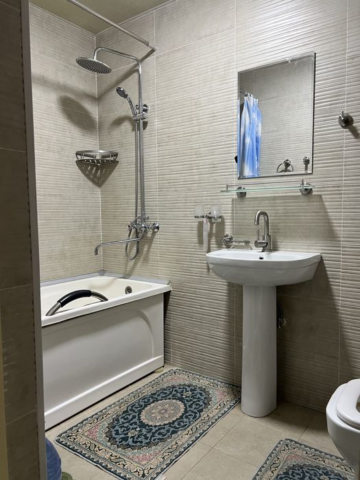 Замона туйхона рупарасида 1 этаж 90 квадрат 3 хона