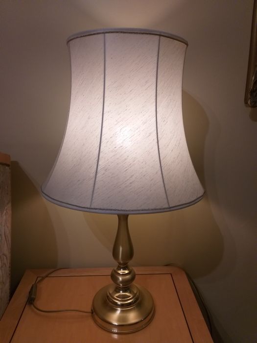 Нощна лампа с абажур