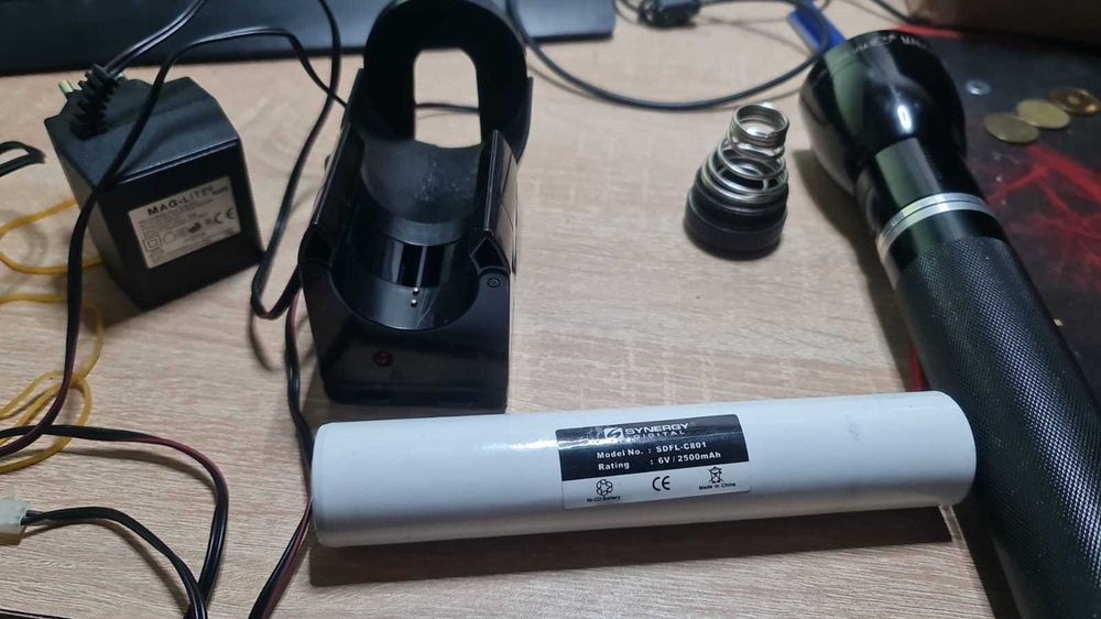 Lanterna Maglite Classic cu acumulator