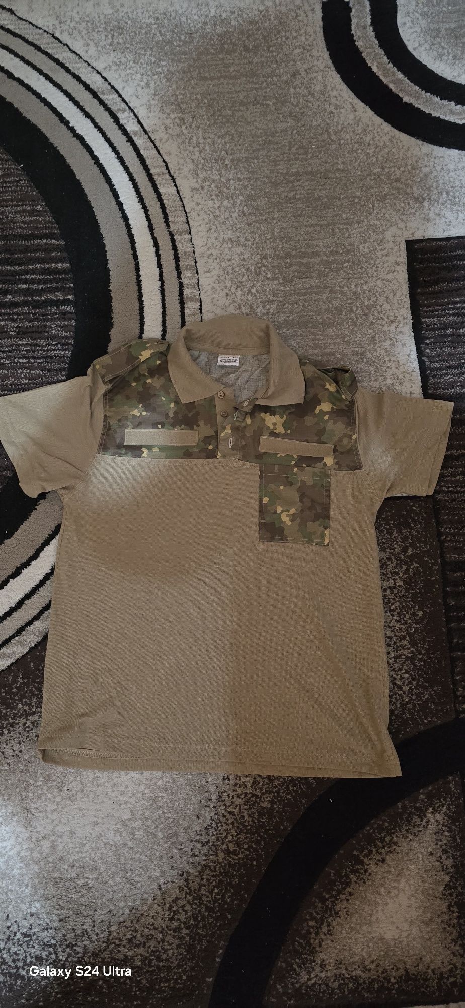 Tricouri combat noi