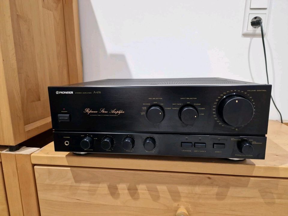 Pioneer A 676 reference series stereo amplifier