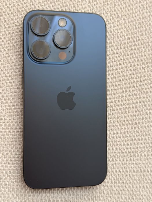 Iphone 15 pro Blue