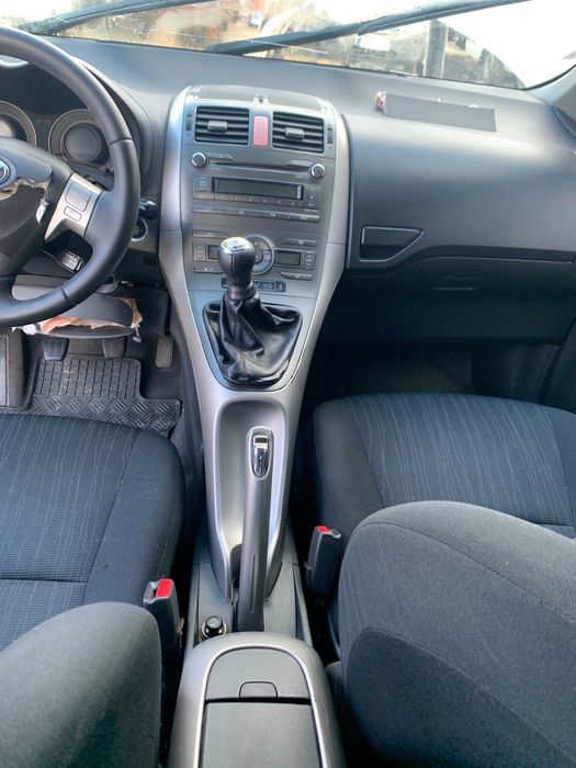 dezmembrez toyota auris 1.4i cod motor 4zzfe/ usa fata auris/ hayon