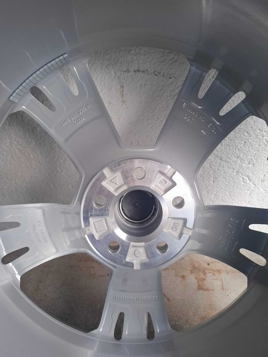 NOU Jante Aliaj Originale Audi 21 Zoll cu cauciucuri de iarna Hankook