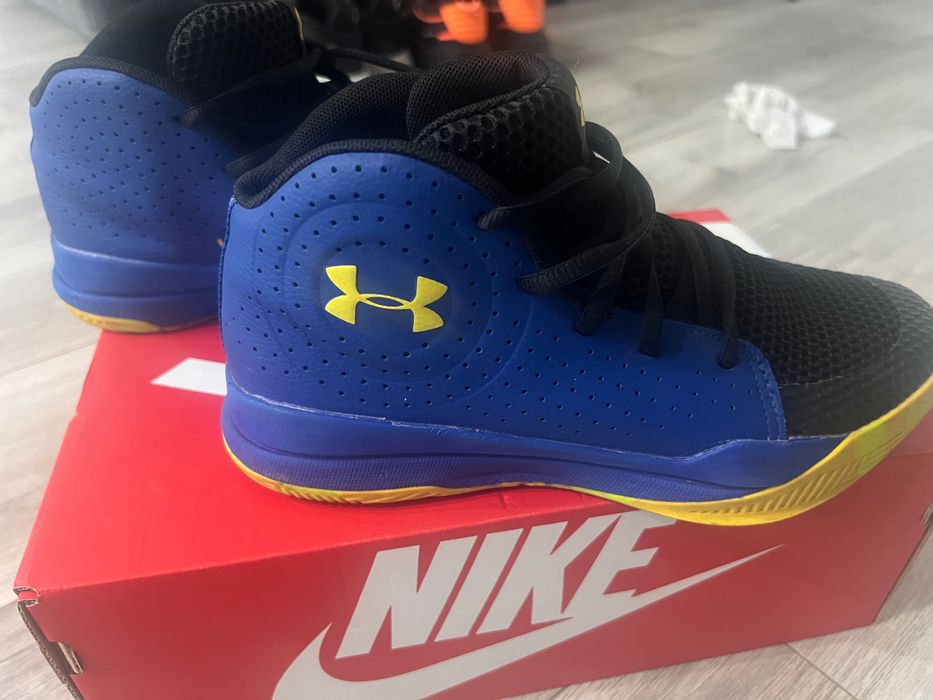 Маратонки Puma и Nike