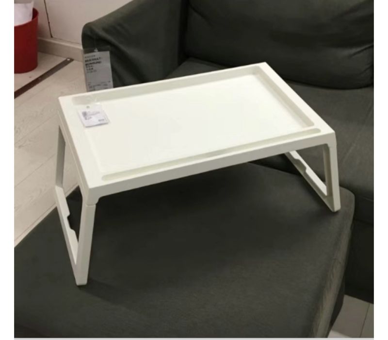 Столик на кровать или диван