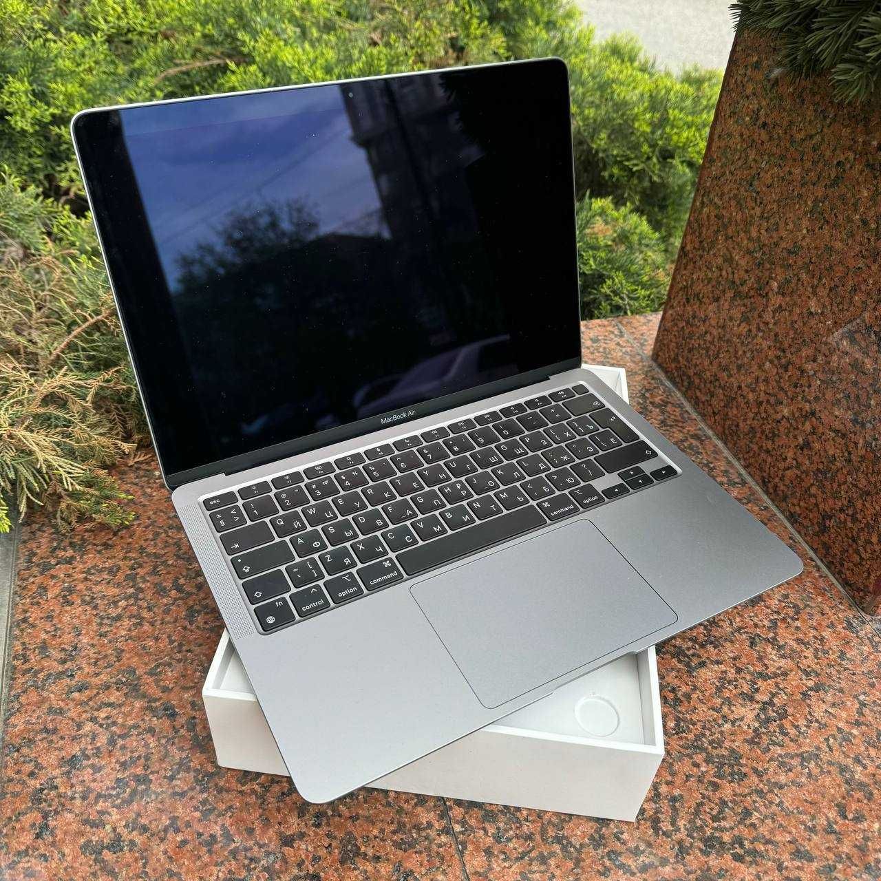 MacBook Air 13 M1 в полной комплектации / LOMBARD